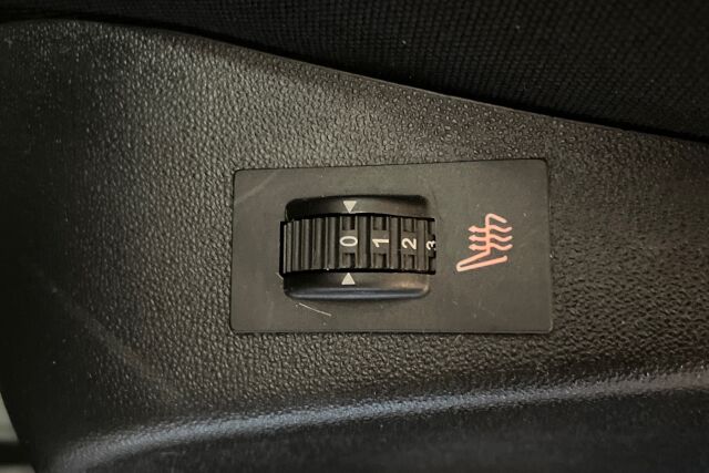 Esikatselu Peugeot 2008 2016 Active PureTech 110 Automaatti **Panoraamalasikatto, Vakkari,  Peruutustutka**