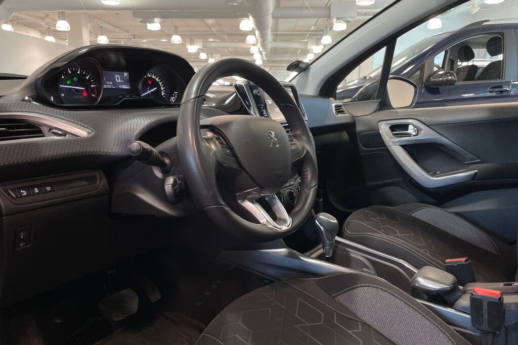 Peugeot 2008 2016 Active PureTech 110 Automaatti **Panoraamalasikatto, Vakkari,  Peruutustutka**