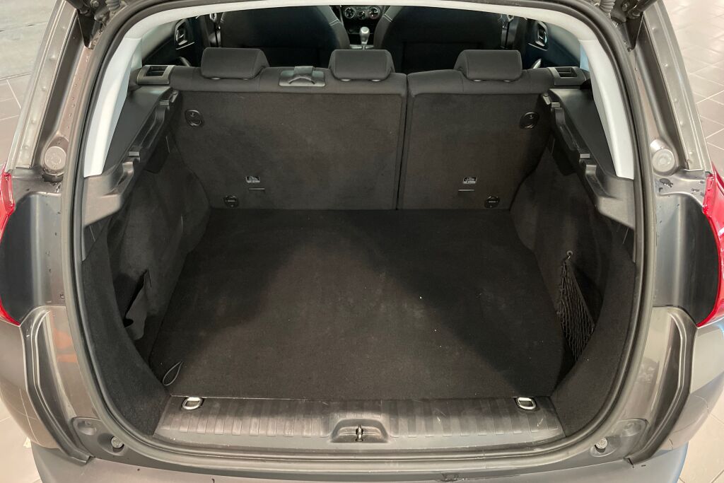 Peugeot 2008 2016 Active PureTech 110 Automaatti **Panoraamalasikatto, Vakkari,  Peruutustutka**