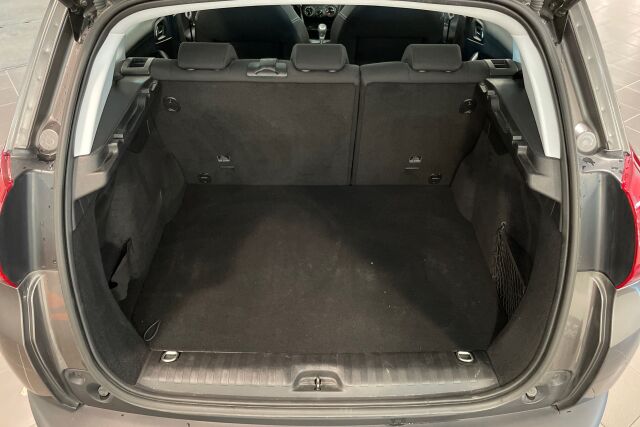Esikatselu Peugeot 2008 2016 Active PureTech 110 Automaatti **Panoraamalasikatto, Vakkari,  Peruutustutka**