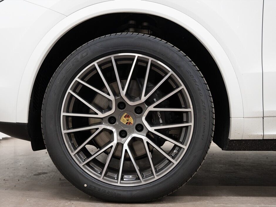 Porsche Cayenne 2023 E-Hybrid Advantage Package