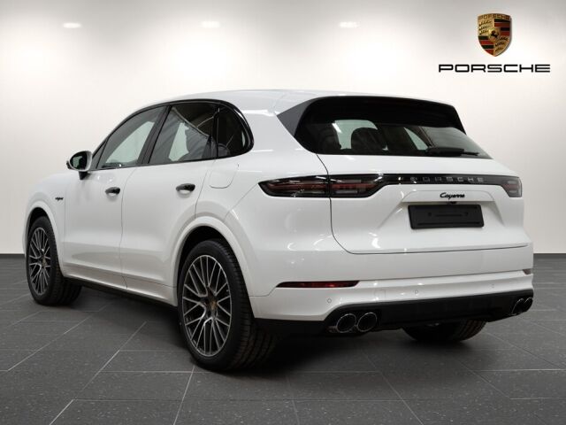 Esikatselu Porsche Cayenne 2023 E-Hybrid Advantage Package