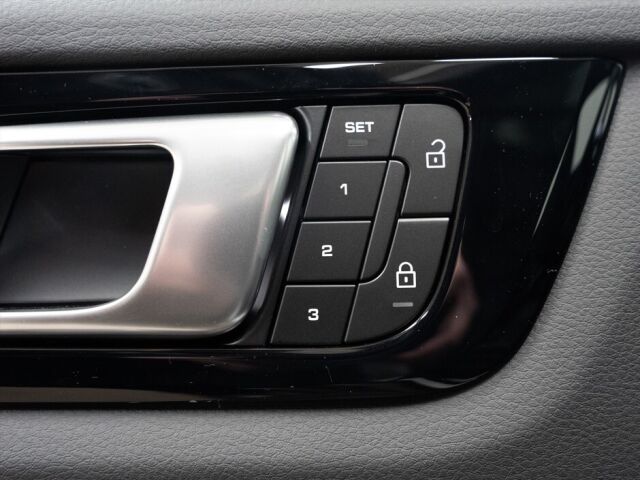 Esikatselu Porsche Cayenne 2023 E-Hybrid Advantage Package