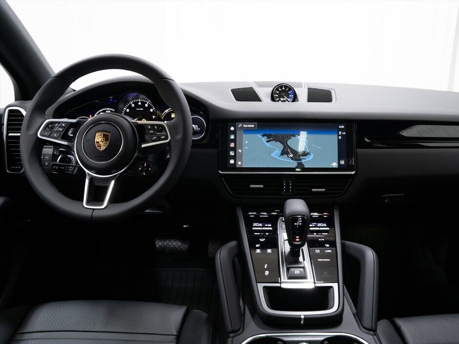 Porsche Cayenne 2023 E-Hybrid Advantage Package