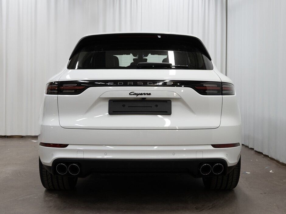 Porsche Cayenne 2023 E-Hybrid Advantage Package