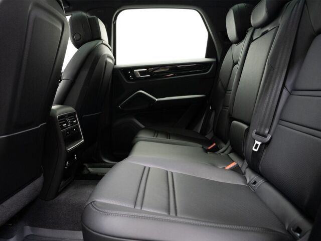 Esikatselu Porsche Cayenne 2023 E-Hybrid Advantage Package